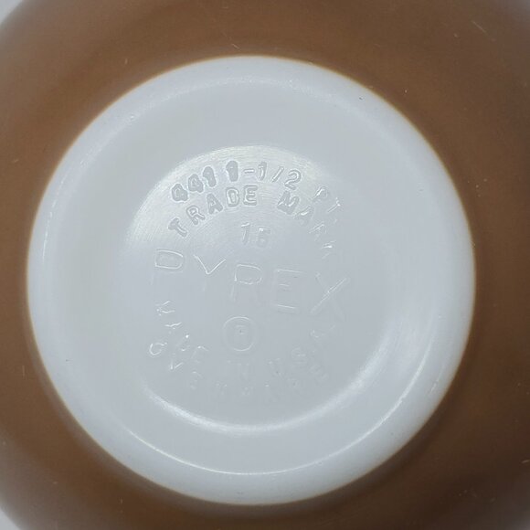 Vintage Pyrex 441 Cinderella Brown Town and Country Mixing Bowl 1.5 Pint - Picture 14 of 14